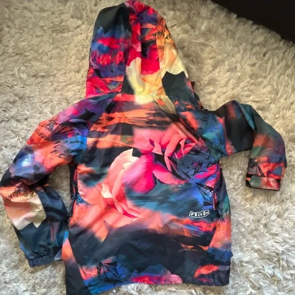 Volcom Snow Boarding Jacket - Picture 4 of 10